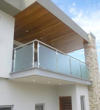 Balcony Railing - Architectural Glass Solutions by Vistta Glass